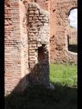 06831 ostia - regio i - insula ix - caseggiato (i,ix,2) - raum 9 - entwaesserungsrohr - 09-2022.jpg